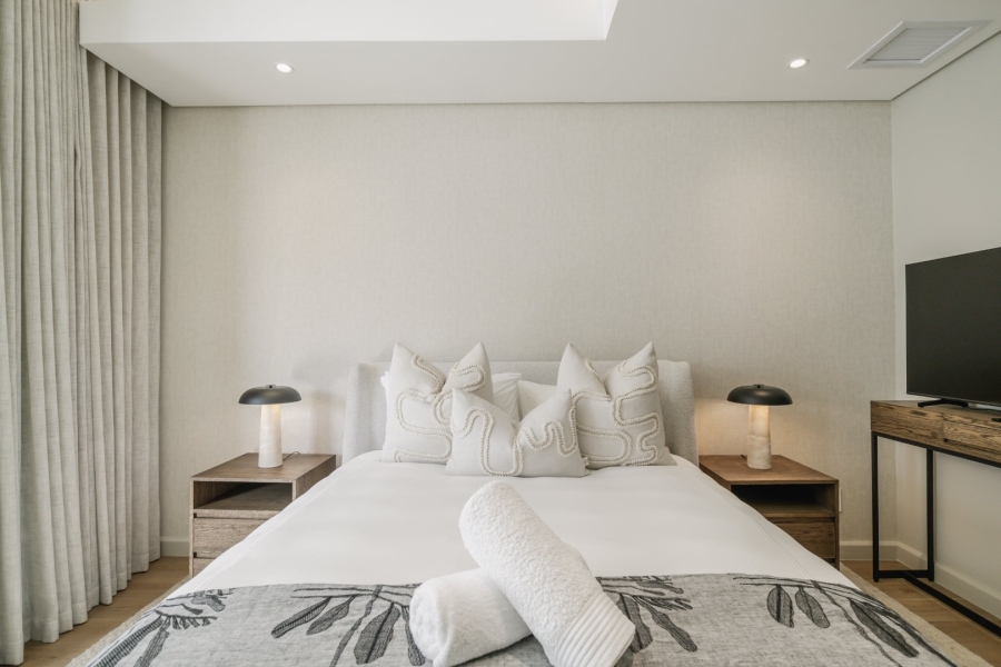 4 Bedroom Property for Sale in Fresnaye Western Cape